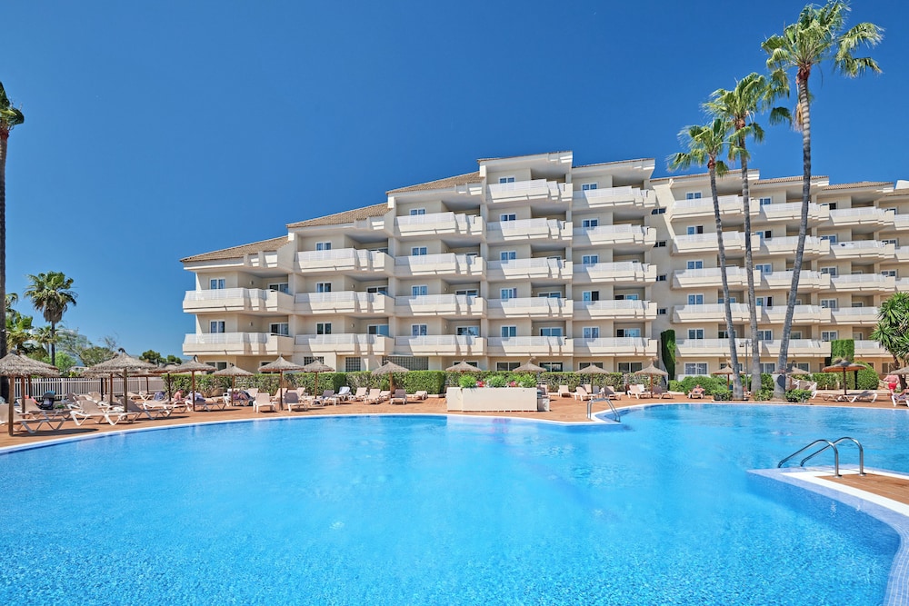 Grupotel Port d'Alcudia — Hotel building in Alcudia, Balearic Islands