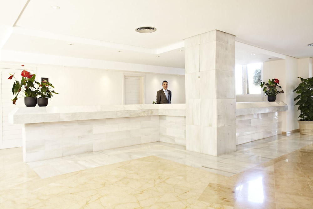 Grupotel Port d'Alcudia — Hotel building in Alcudia, Balearic Islands