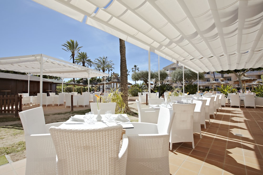 Grupotel Port d'Alcudia — Restaurant & bars in Alcudia, Balearic Islands