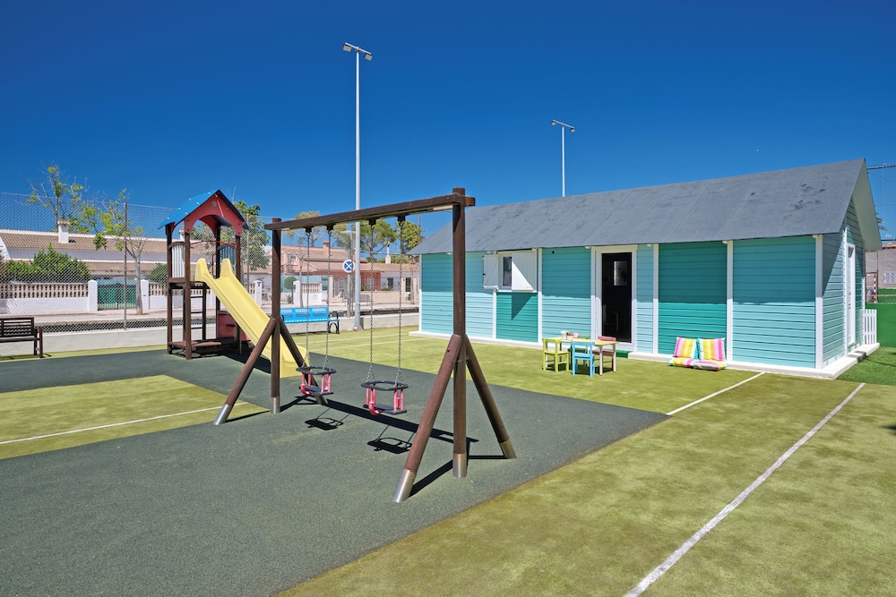 Grupotel Port d'Alcudia — Attractions for children in Alcudia, Balearic Islands