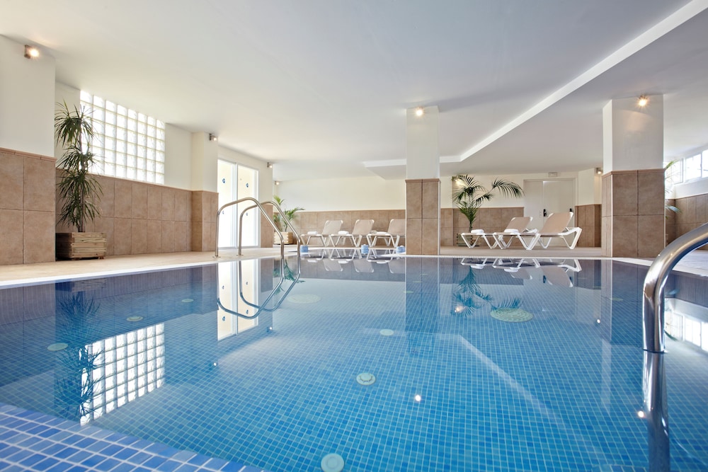 Grupotel Port d'Alcudia — Swimming pool in Alcudia, Balearic Islands