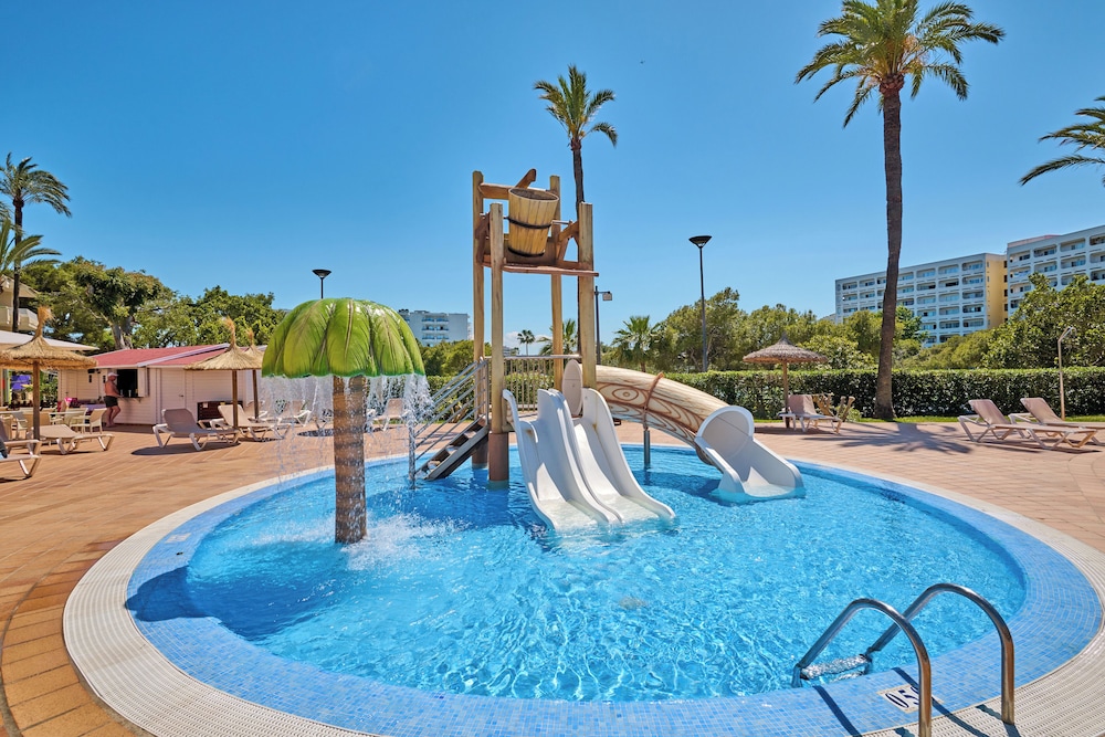 Grupotel Port d'Alcudia — Swimming pool in Alcudia, Balearic Islands