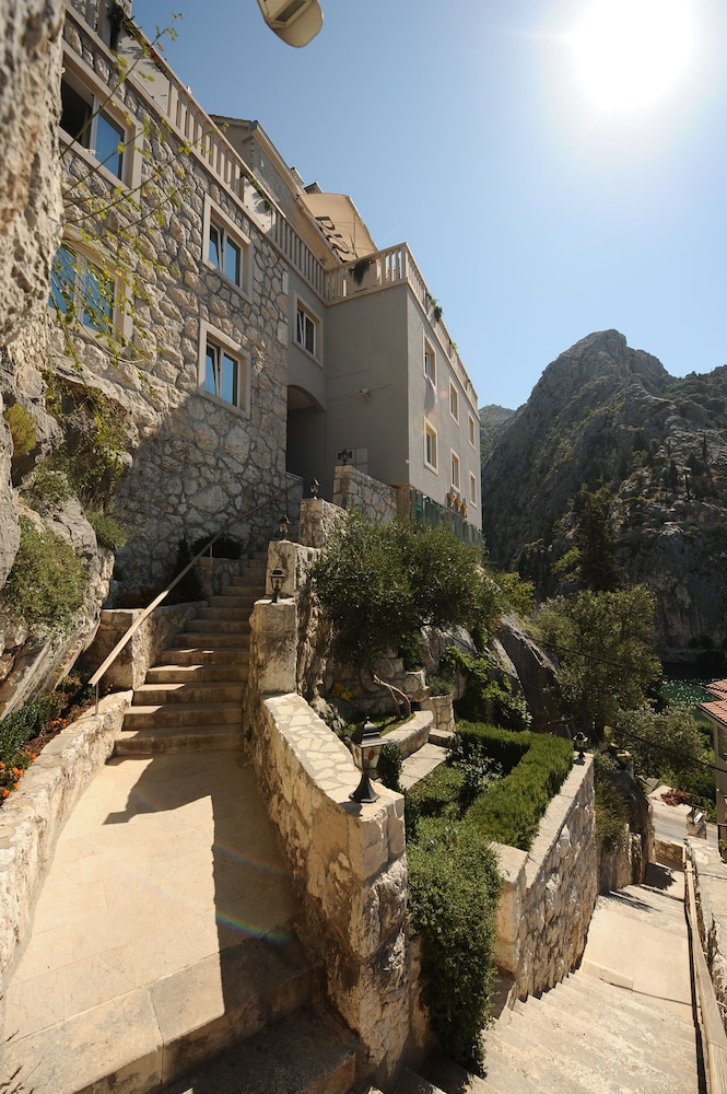 Hotel Villa Dvor — Outdoor in Omiš, Split-Dalmatia