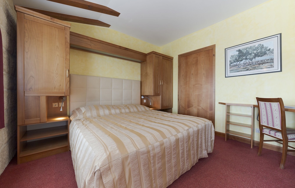 Hotel Villa Dvor — Rooms in Omiš, Split-Dalmatia
