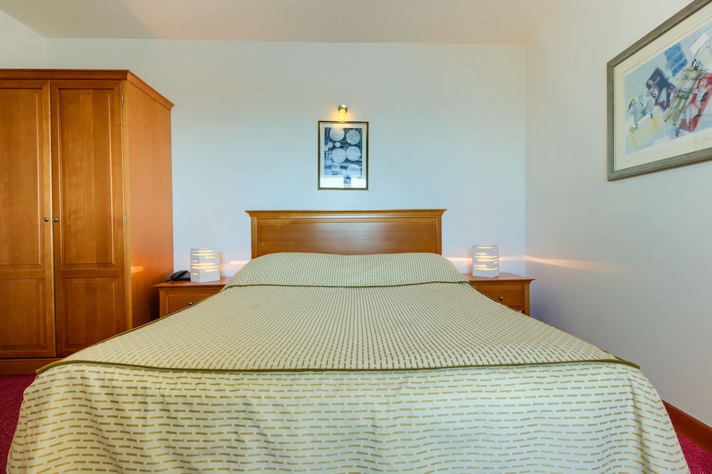 Hotel Villa Dvor — Rooms in Omiš, Split-Dalmatia
