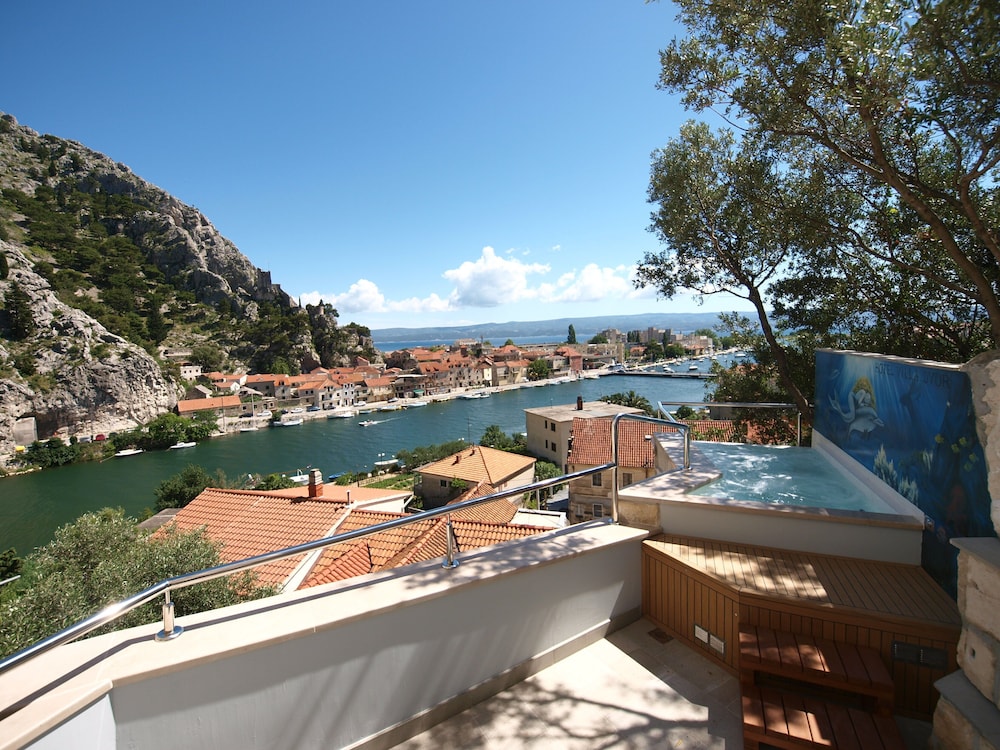 Hotel Villa Dvor — View in Omiš, Split-Dalmatia