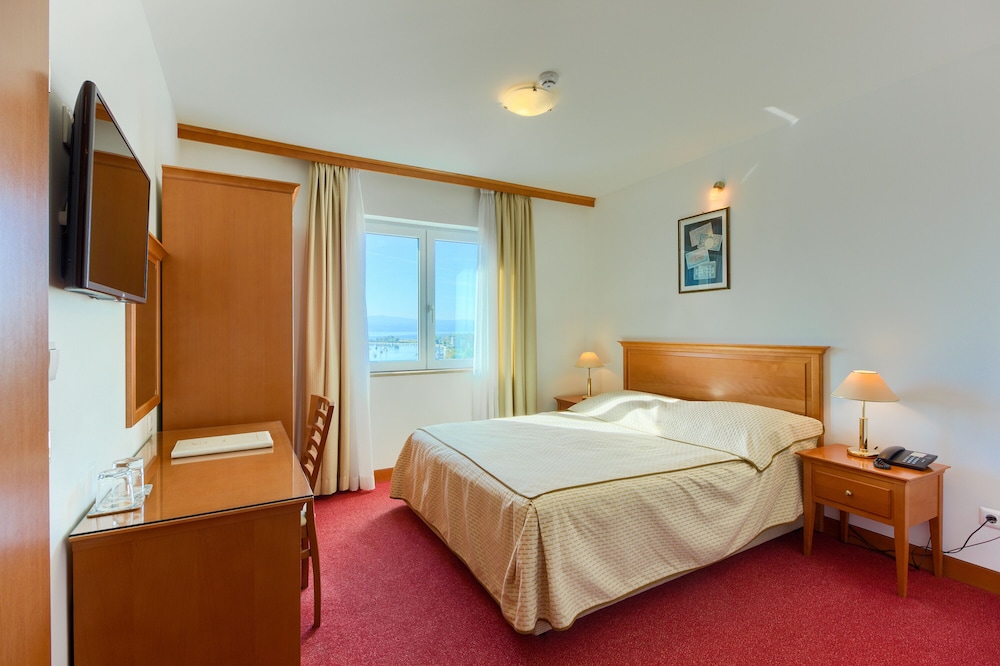 Hotel Villa Dvor — Rooms in Omiš, Split-Dalmatia