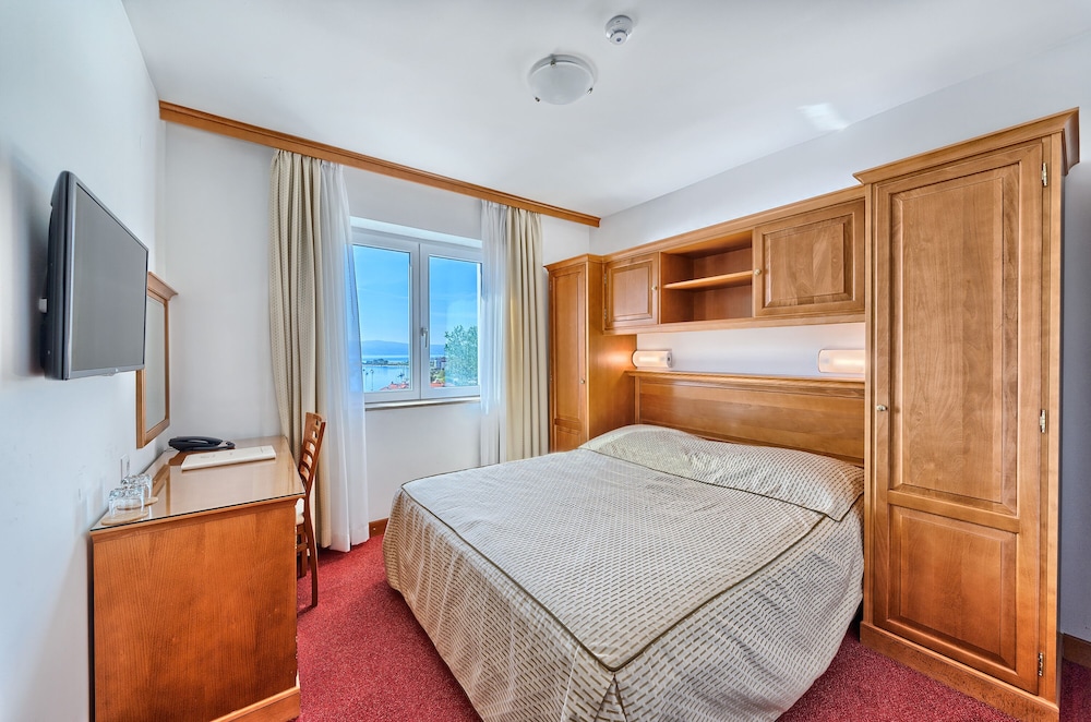 Hotel Villa Dvor — Rooms in Omiš, Split-Dalmatia