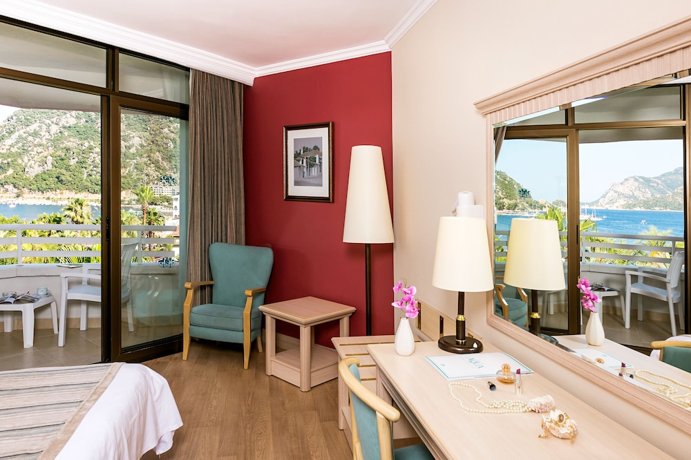 Hotel Aqua - All Inclusive — Hotel rooms in İçmeler, Mugla