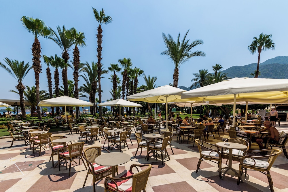 Hotel Aqua - All Inclusive — Restaurant & bars in İçmeler, Mugla