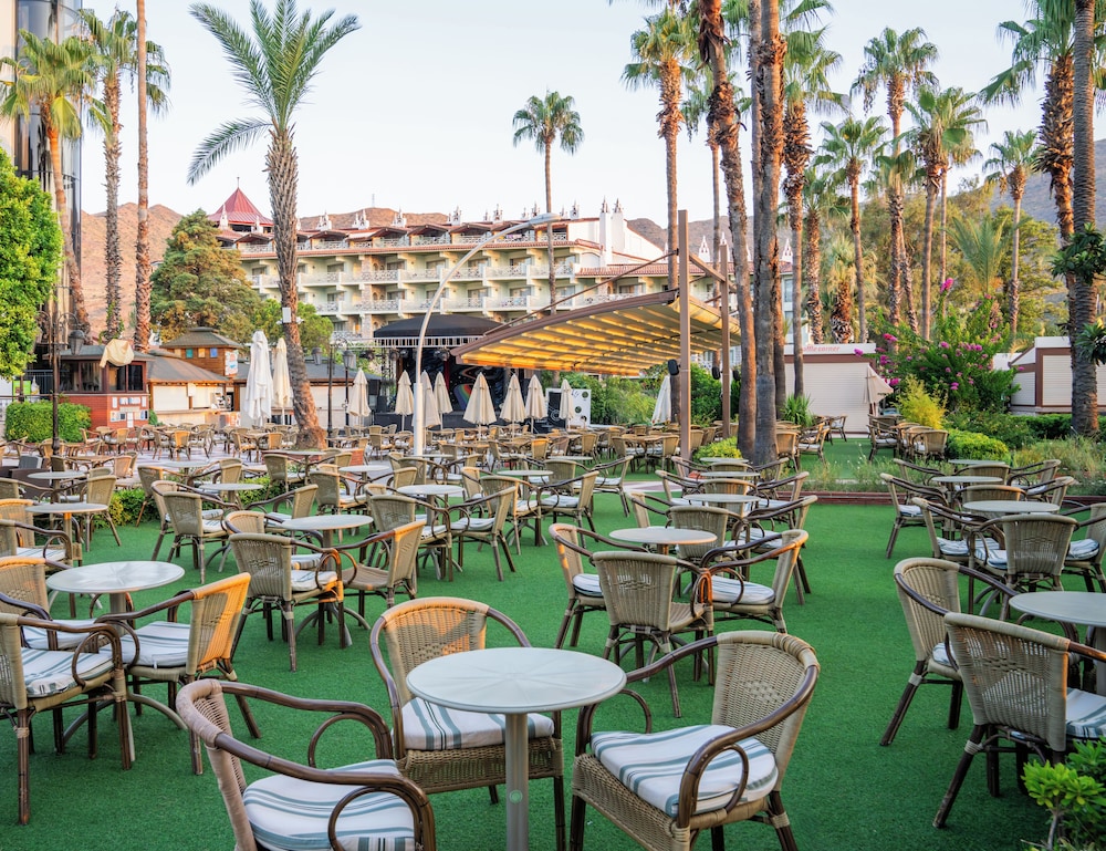Hotel Aqua - All Inclusive — Restaurant & bars in İçmeler, Mugla