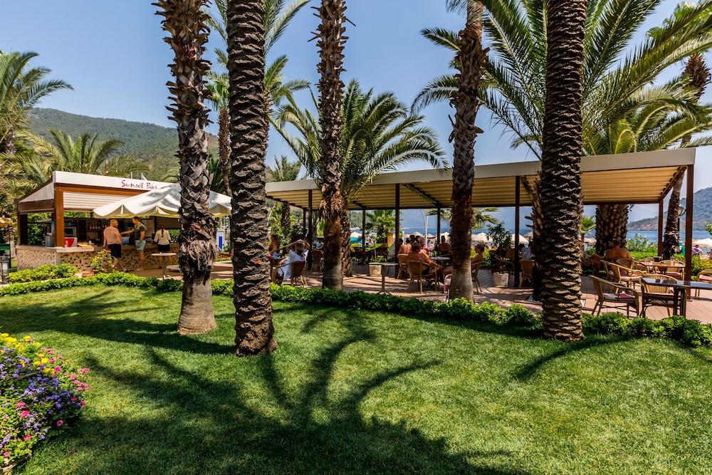 Hotel Aqua - All Inclusive — Restaurant & bars in İçmeler, Mugla