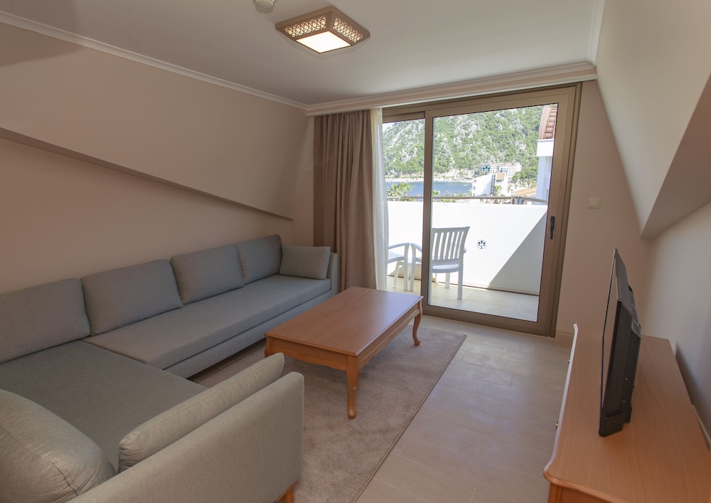 Hotel Aqua - All Inclusive — Hotel rooms in İçmeler, Mugla
