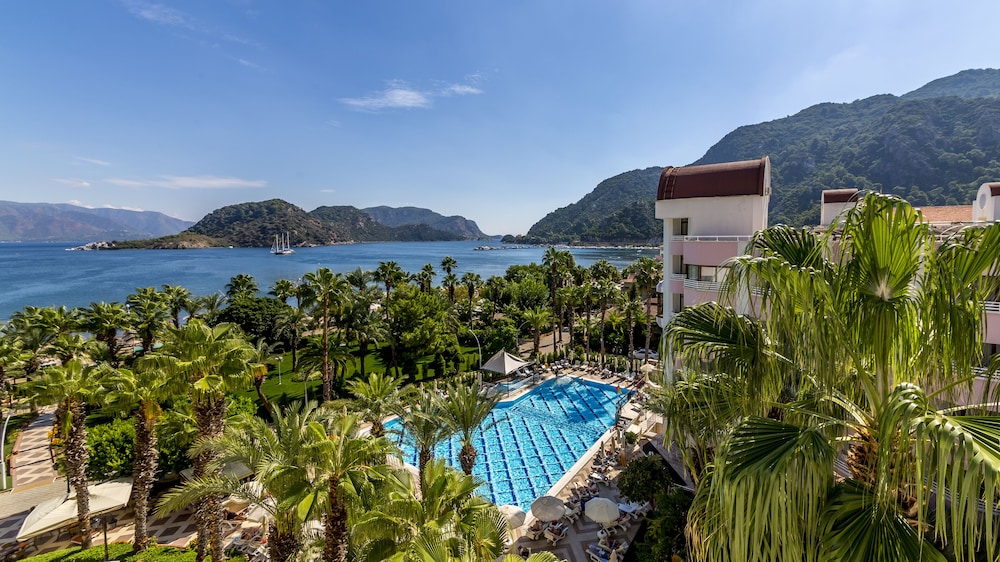Hotel Aqua - All Inclusive — Swimming pool in İçmeler, Mugla