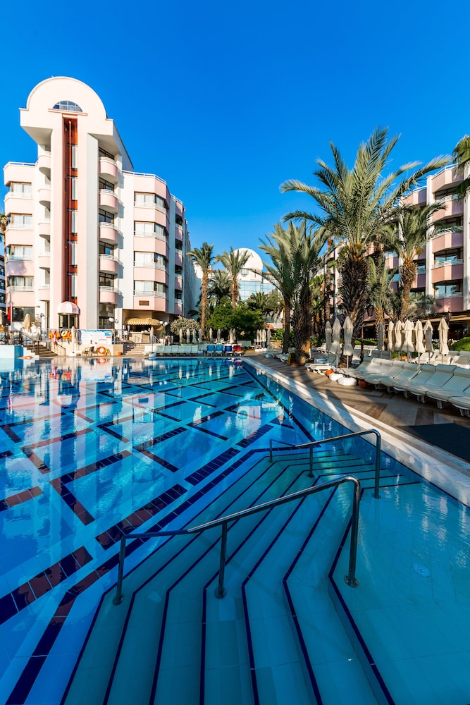 Hotel Aqua - All Inclusive — Swimming pool in İçmeler, Mugla