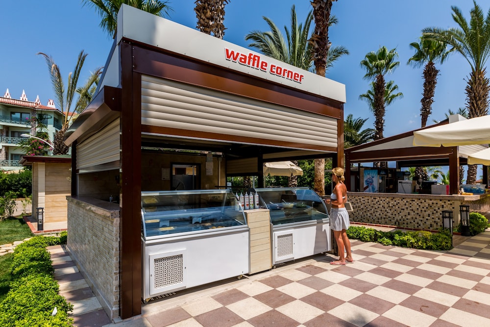 Hotel Aqua - All Inclusive — Restaurant & bars in İçmeler, Mugla
