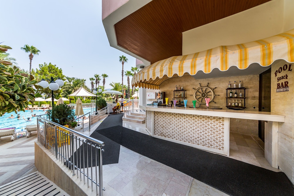 Hotel Aqua - All Inclusive — Restaurant & bars in İçmeler, Mugla