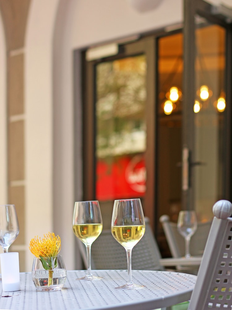 Foreshore Hotel — Restaurant & bars in Cape Town, Western Cape