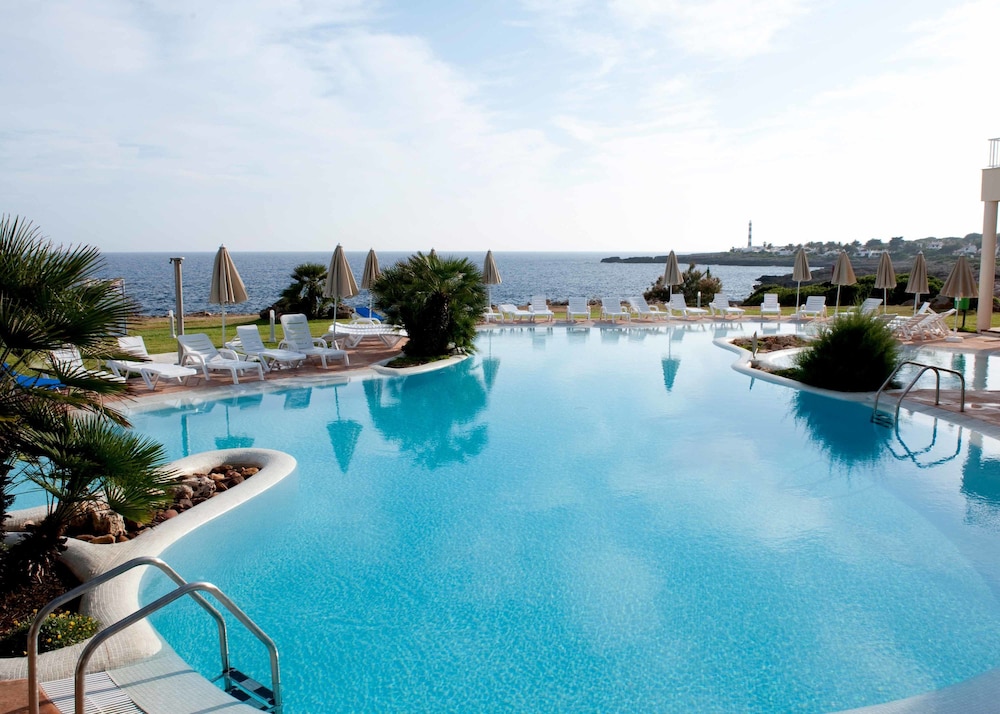 Grupotel Tamariscos — Swimming pool in Cala'n Bosch, Balearic Islands