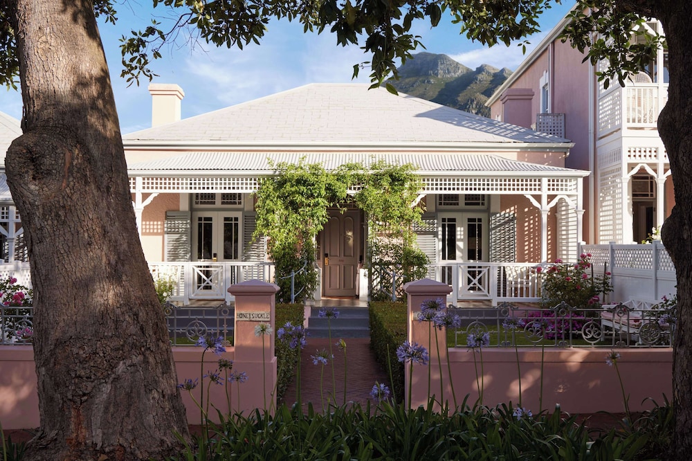 Mount Nelson, A Belmond Hotel, Cape Town — Hotel building in Cape Town, Western Cape