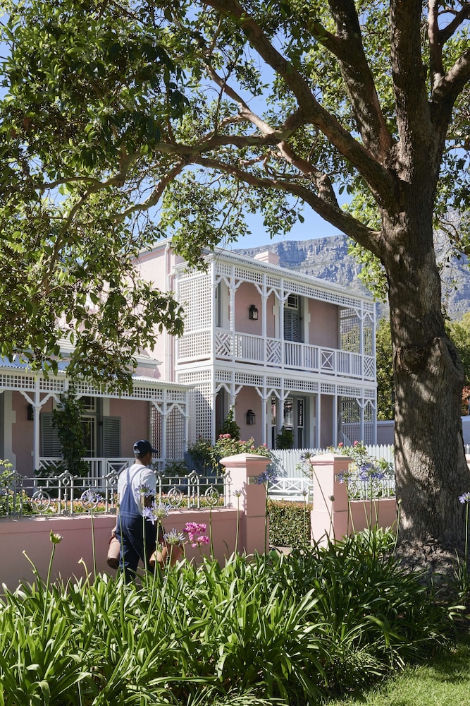 Mount Nelson, A Belmond Hotel, Cape Town — Hotel building in Cape Town, Western Cape