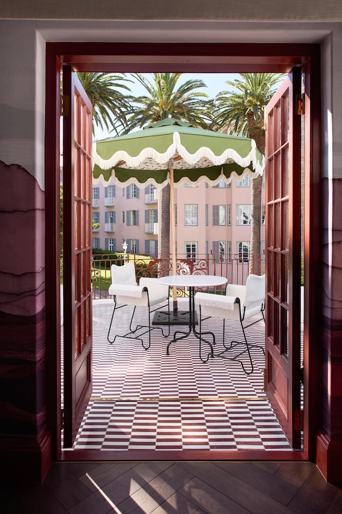 Mount Nelson, A Belmond Hotel, Cape Town — Hotel building in Cape Town, Western Cape