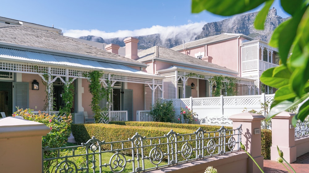 Mount Nelson, A Belmond Hotel, Cape Town — Hotel building in Cape Town, Western Cape