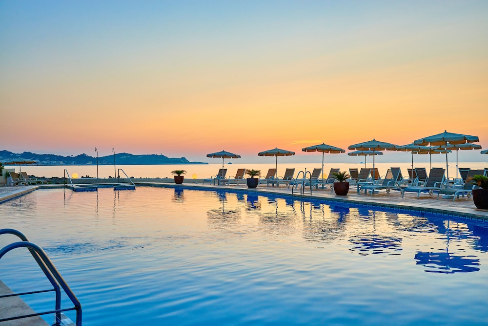 Grupotel Aguait Resort & Spa - Adults Only — Swimming pool in Cala Ratjada, Balearic Islands