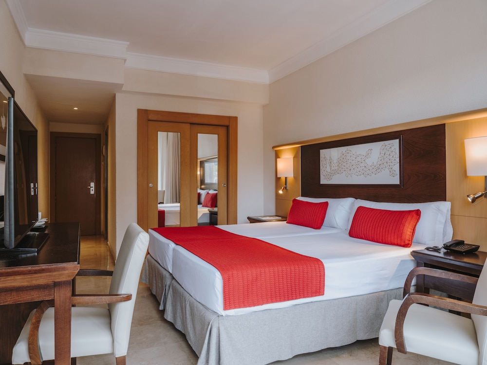 Grupotel Aguait Resort & Spa - Adults Only — Hotel rooms in Cala Ratjada, Balearic Islands