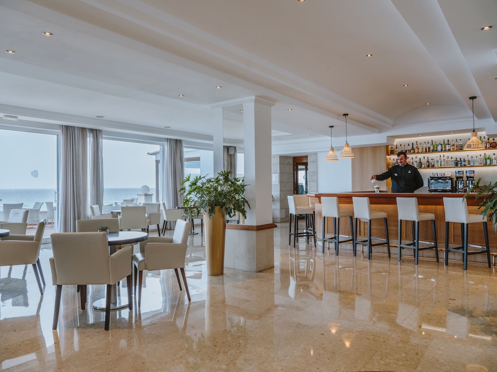 Grupotel Aguait Resort & Spa - Adults Only — Restaurant & bars in Cala Ratjada, Balearic Islands