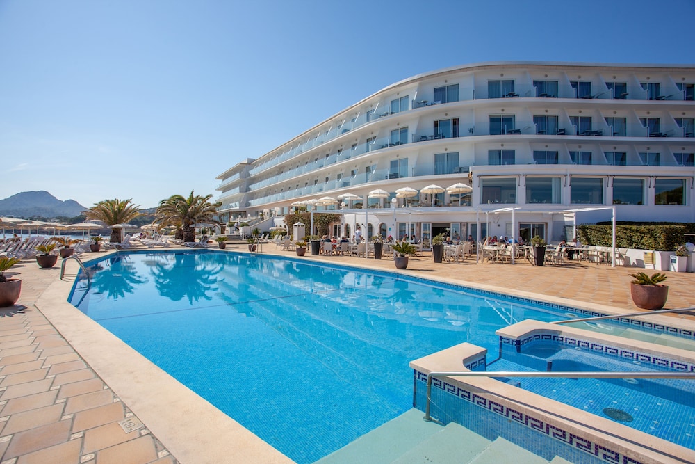 Grupotel Aguait Resort & Spa - Adults Only — Swimming pool in Cala Ratjada, Balearic Islands