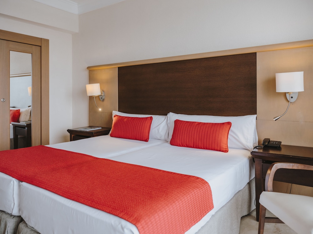 Grupotel Aguait Resort & Spa - Adults Only — Hotel rooms in Cala Ratjada, Balearic Islands