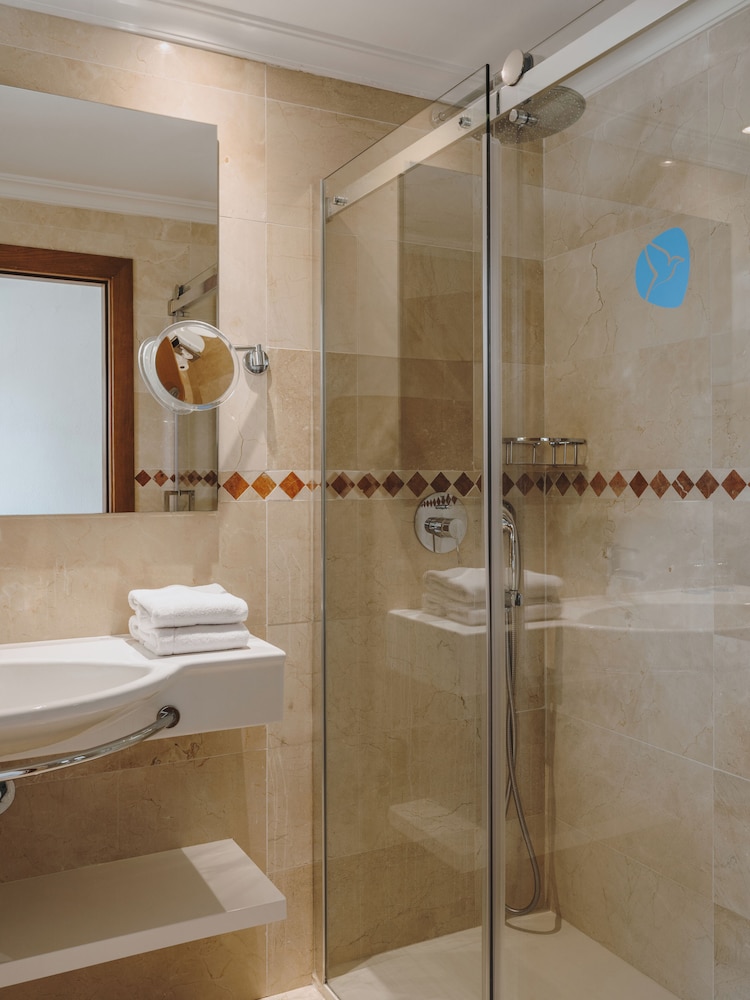 Grupotel Aguait Resort & Spa - Adults Only — Hotel rooms in Cala Ratjada, Balearic Islands