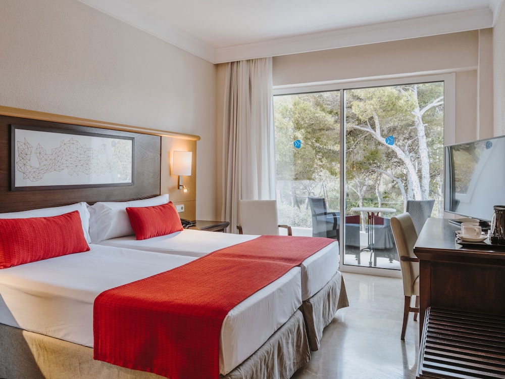 Grupotel Aguait Resort & Spa - Adults Only — Hotel rooms in Cala Ratjada, Balearic Islands