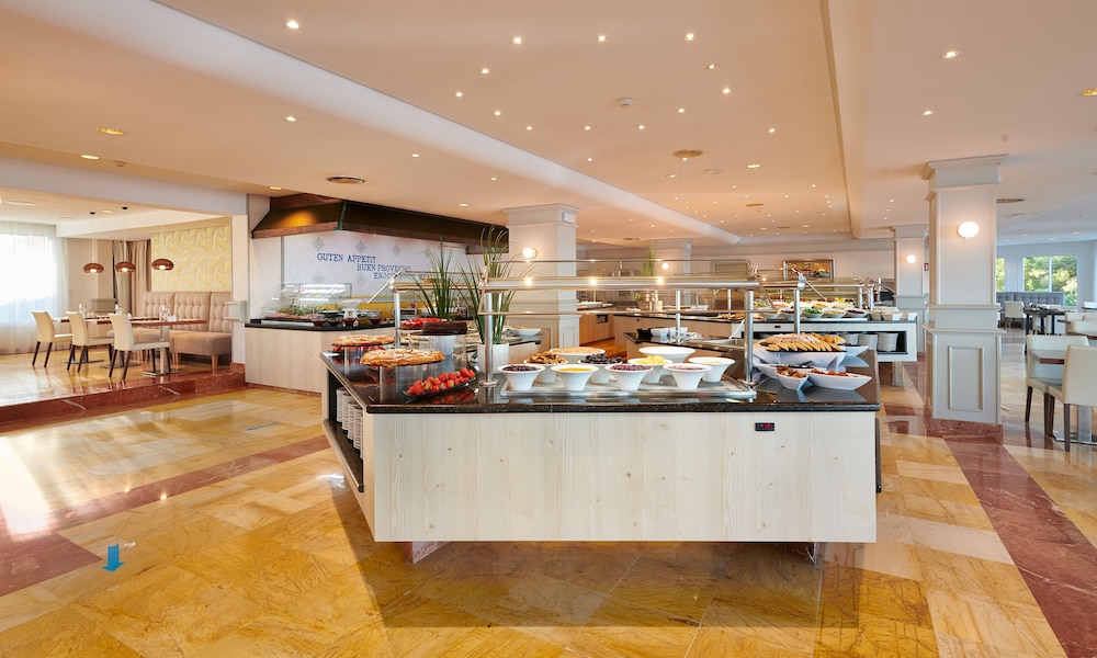 Grupotel Aguait Resort & Spa - Adults Only — Restaurant & bars in Cala Ratjada, Balearic Islands