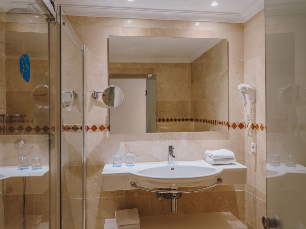 Grupotel Aguait Resort & Spa - Adults Only — Hotel rooms in Cala Ratjada, Balearic Islands