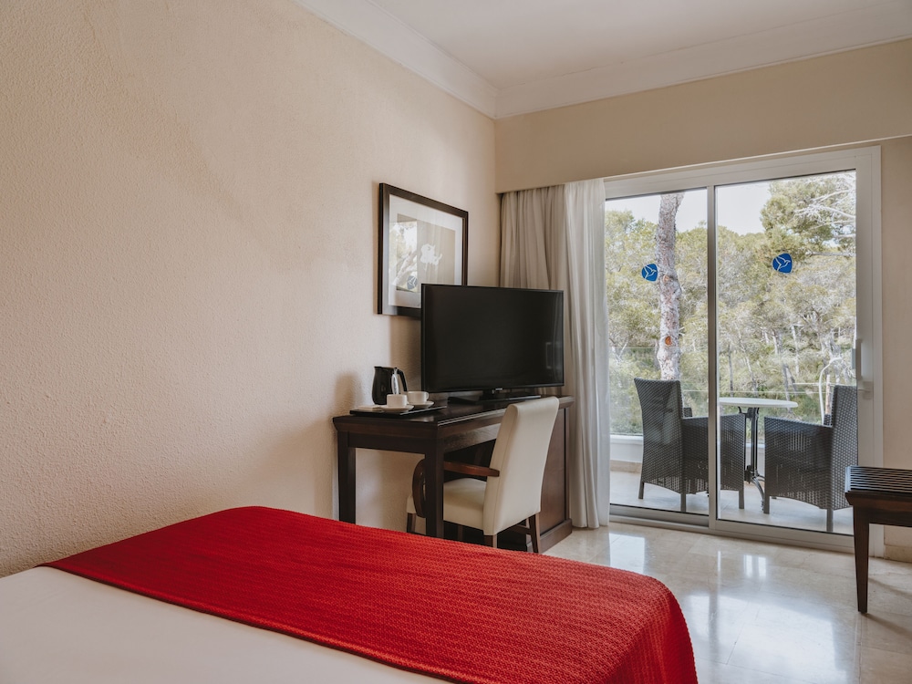 Grupotel Aguait Resort & Spa - Adults Only — Hotel rooms in Cala Ratjada, Balearic Islands