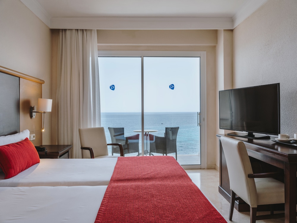 Grupotel Aguait Resort & Spa - Adults Only — Hotel rooms in Cala Ratjada, Balearic Islands