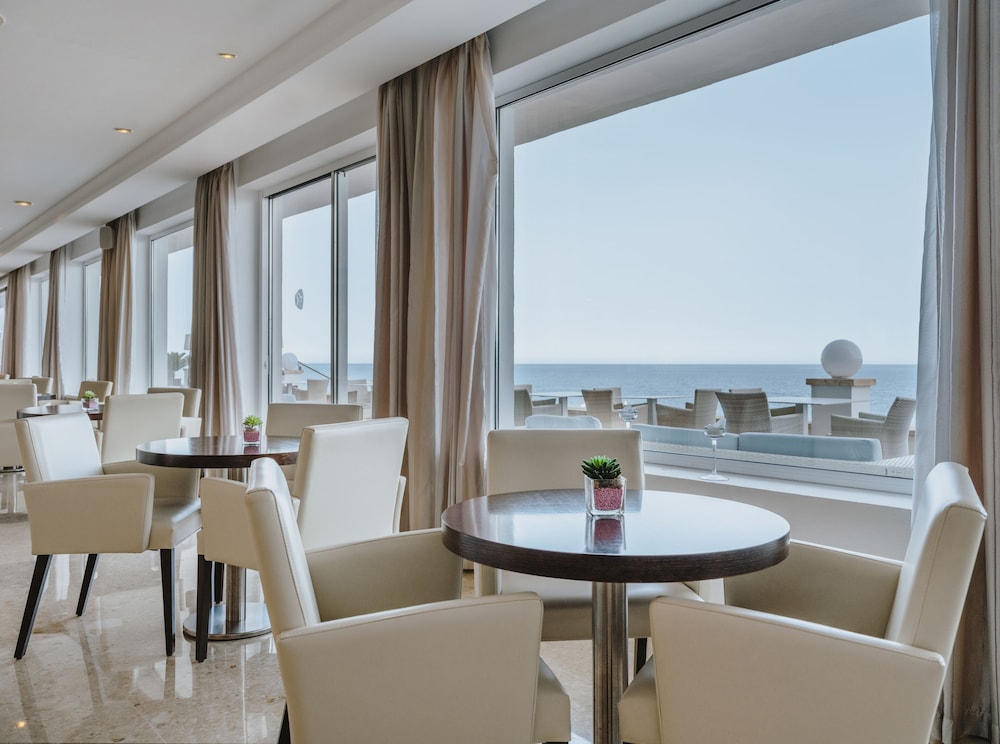 Grupotel Aguait Resort & Spa - Adults Only — Restaurant & bars in Cala Ratjada, Balearic Islands