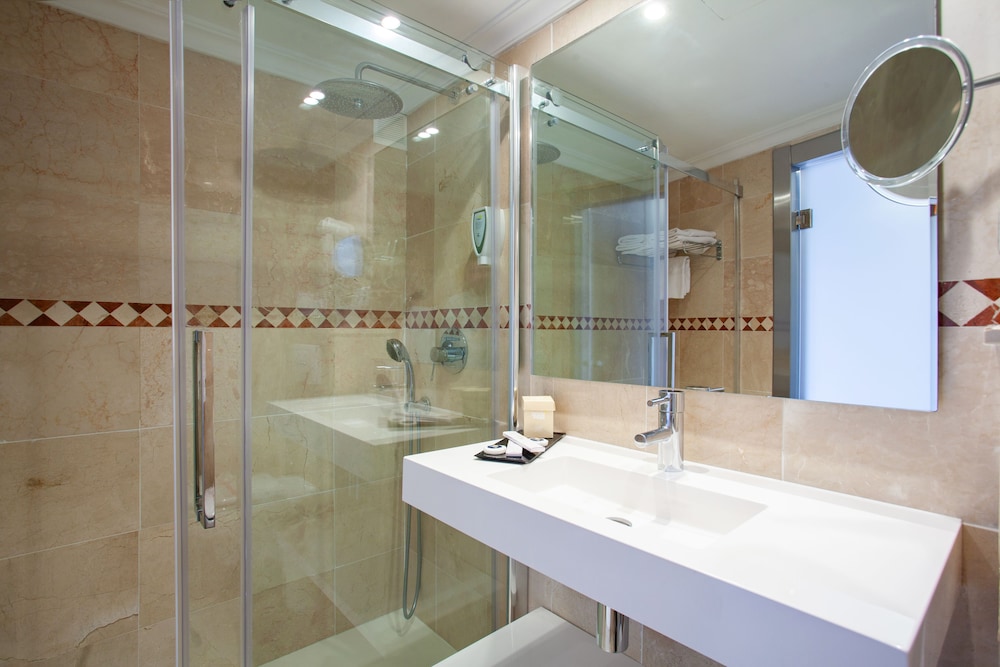 Grupotel Aguait Resort & Spa - Adults Only — Hotel rooms in Cala Ratjada, Balearic Islands