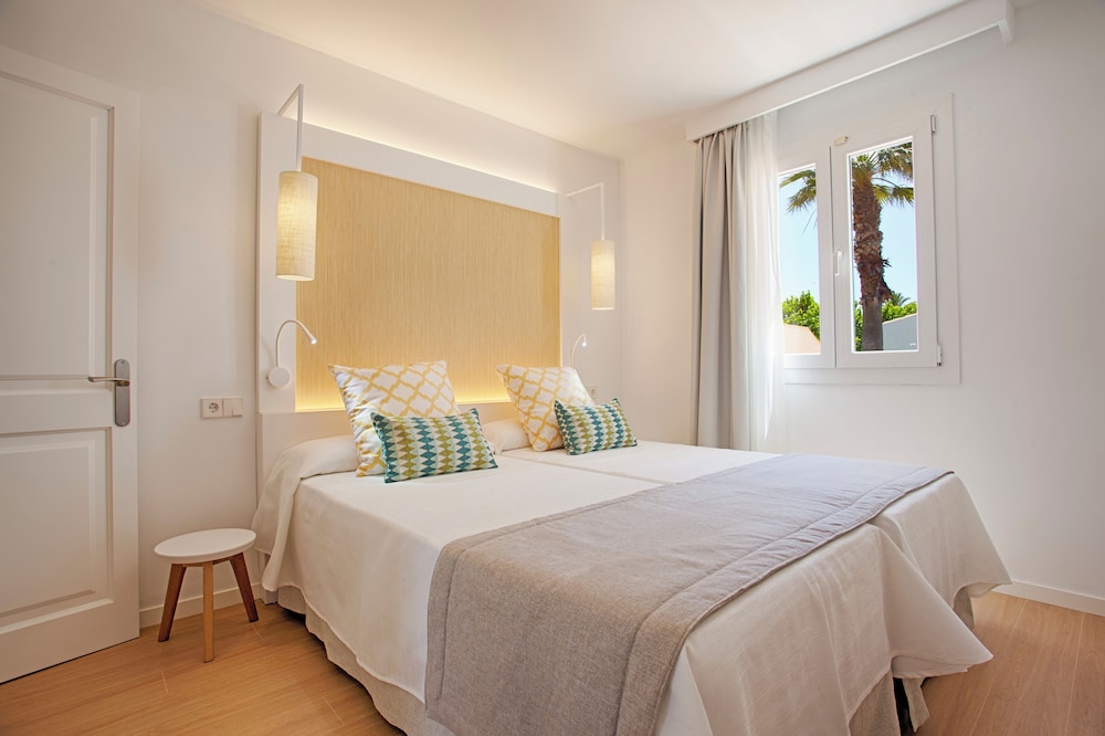 Grupotel Aldea Cala'n Bosch — Hotel rooms in Cala'n Bosch, Balearic Islands