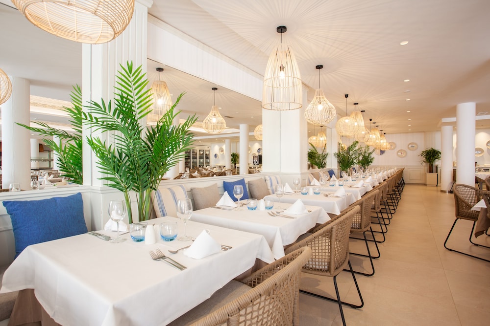 Grupotel Aldea Cala'n Bosch — Restaurant & bars in Cala'n Bosch, Balearic Islands