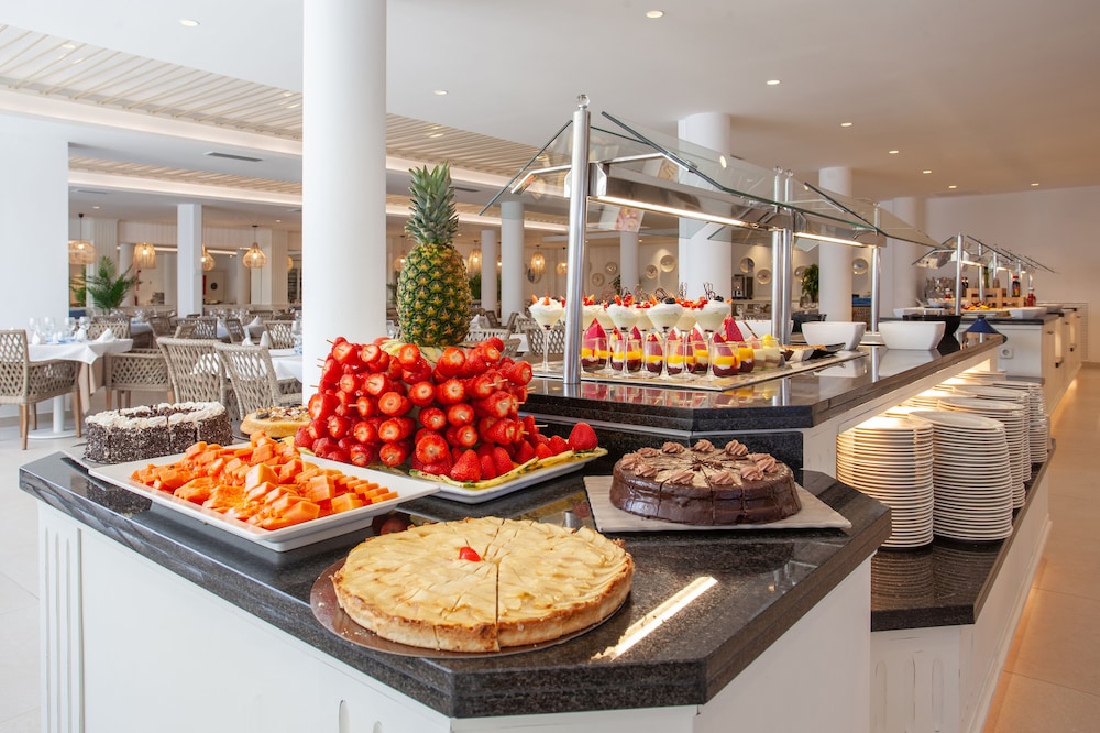 Grupotel Aldea Cala'n Bosch — Restaurant & bars in Cala'n Bosch, Balearic Islands