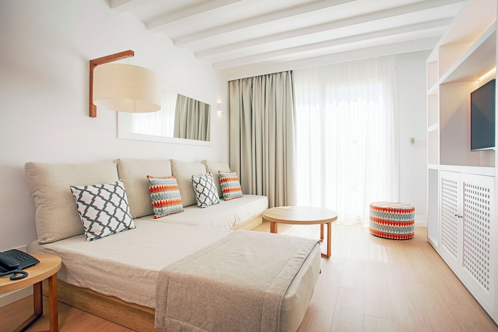 Grupotel Aldea Cala'n Bosch — Hotel rooms in Cala'n Bosch, Balearic Islands