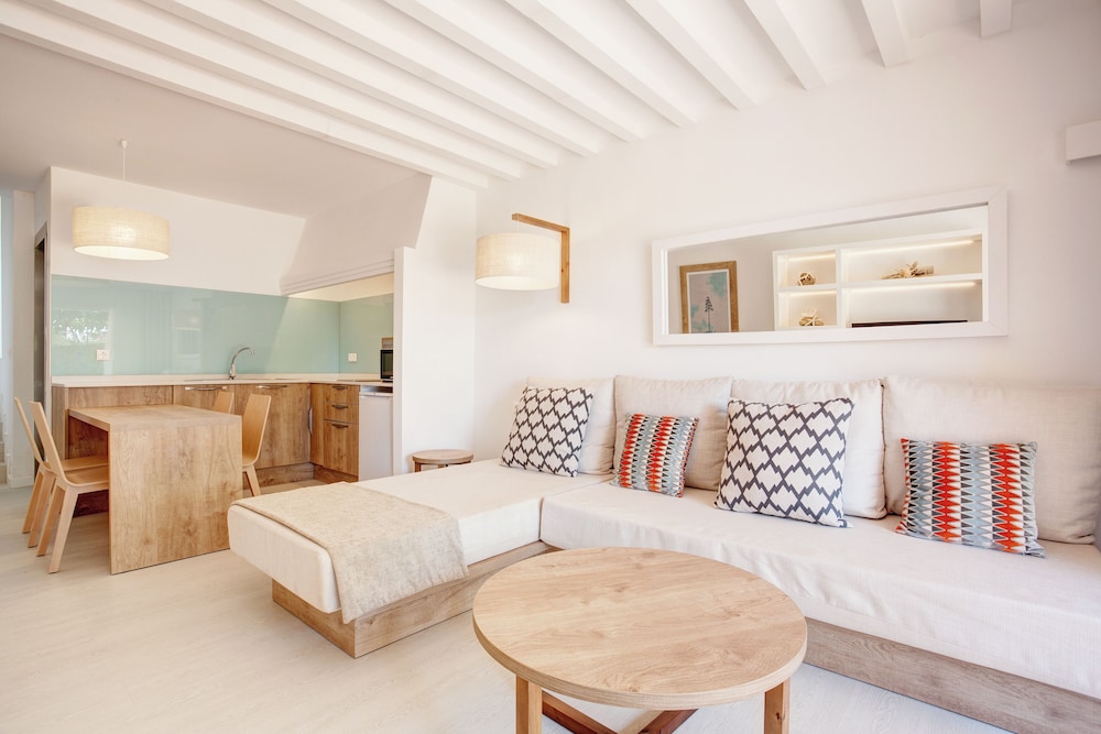 Grupotel Aldea Cala'n Bosch — Hotel rooms in Cala'n Bosch, Balearic Islands