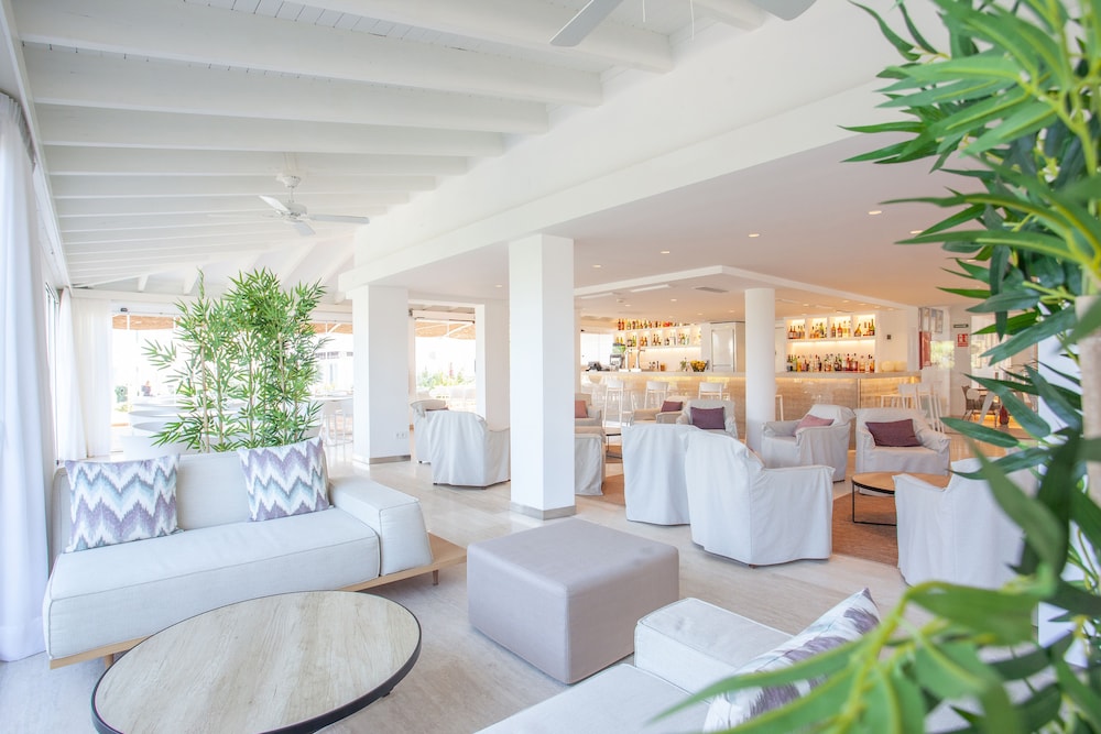 Grupotel Aldea Cala'n Bosch — Restaurant & bars in Cala'n Bosch, Balearic Islands