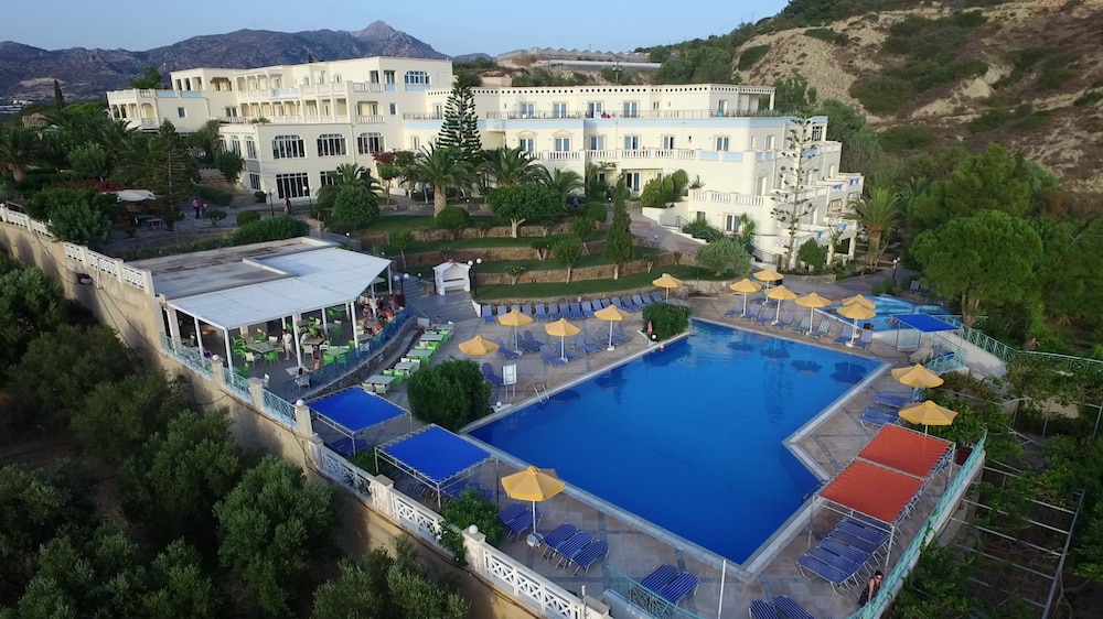 Kakkos Terra Blu Hotel - zdjęcie 2
