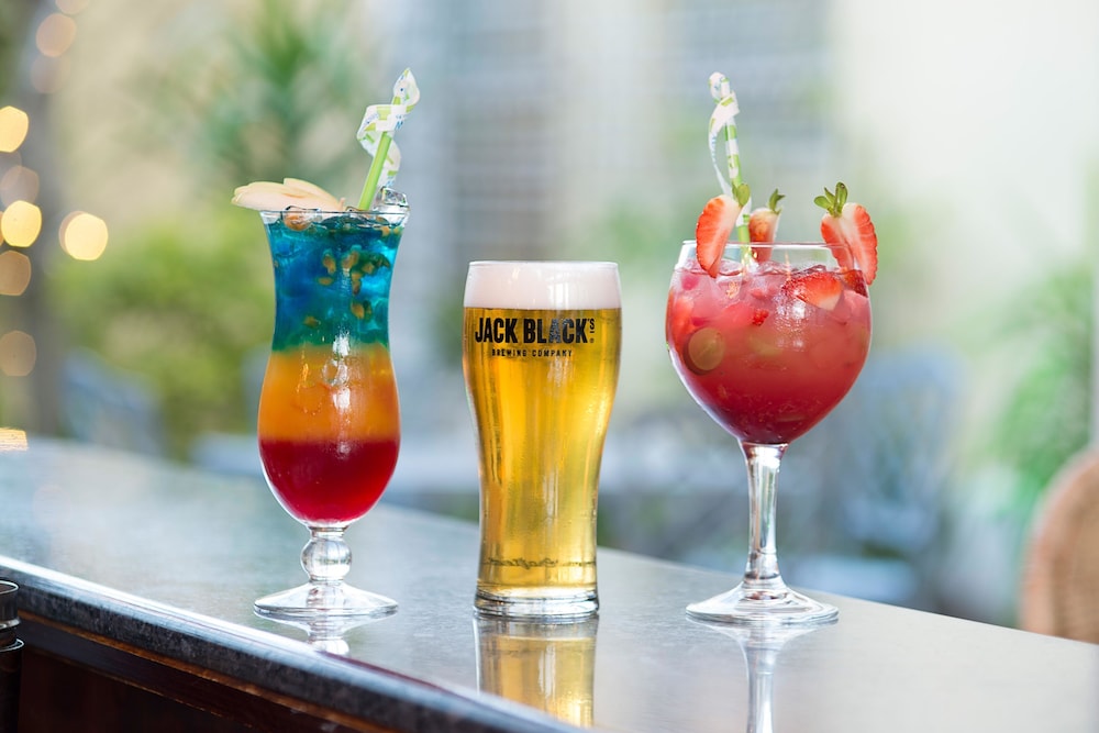 The Portswood Hotel — Restaurant & bars in Cape Town, Western Cape