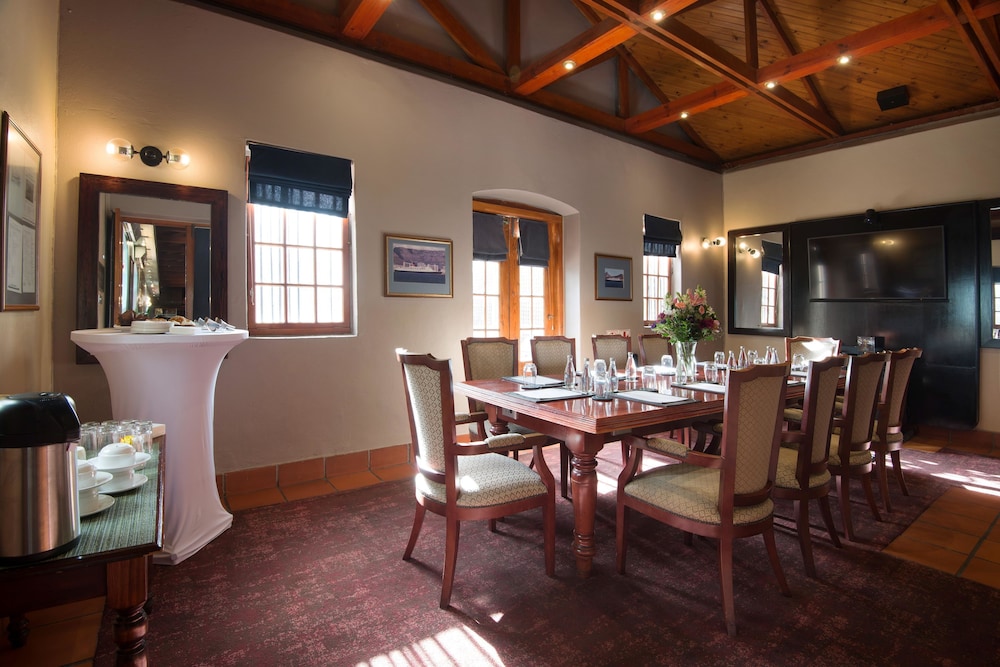 The Portswood Hotel — Restaurant & bars in Cape Town, Western Cape