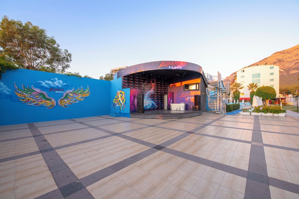 Armas Beach - All Inclusive — On-site activities in Kemer